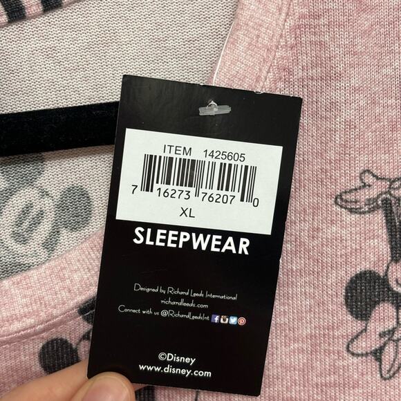 NWT Disney Two Piece Mickey and Minnie Pajama Set - Size XL - Picture 8 of 11